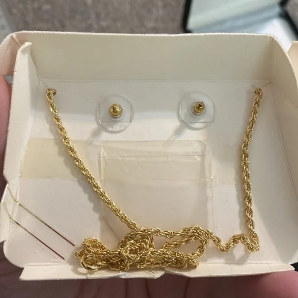 Roman Matching Earrings Necklace Set - Picture 5 of 5